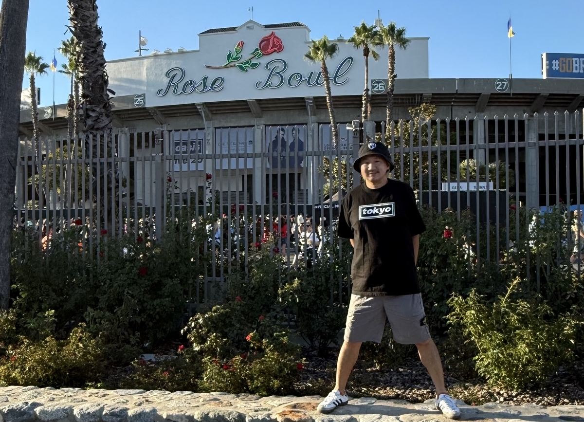 oasis】“tokyo”TシャツがLAで大人気‼️理由は背中のメッセージ - 植田