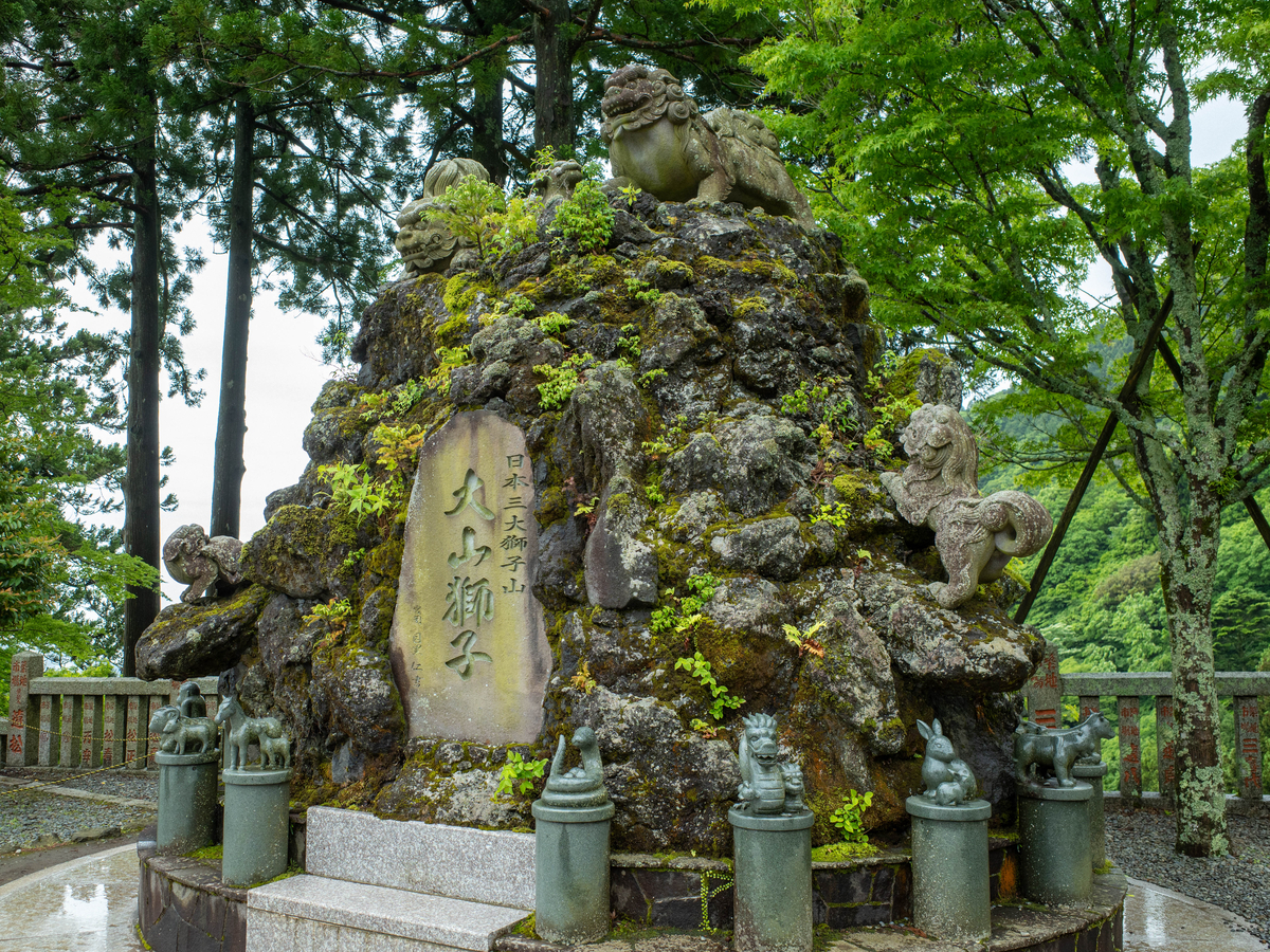 阿夫利神社下社にあった狛犬