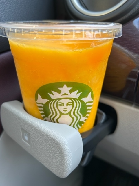 マンゴーパッションティーフラペチーノ