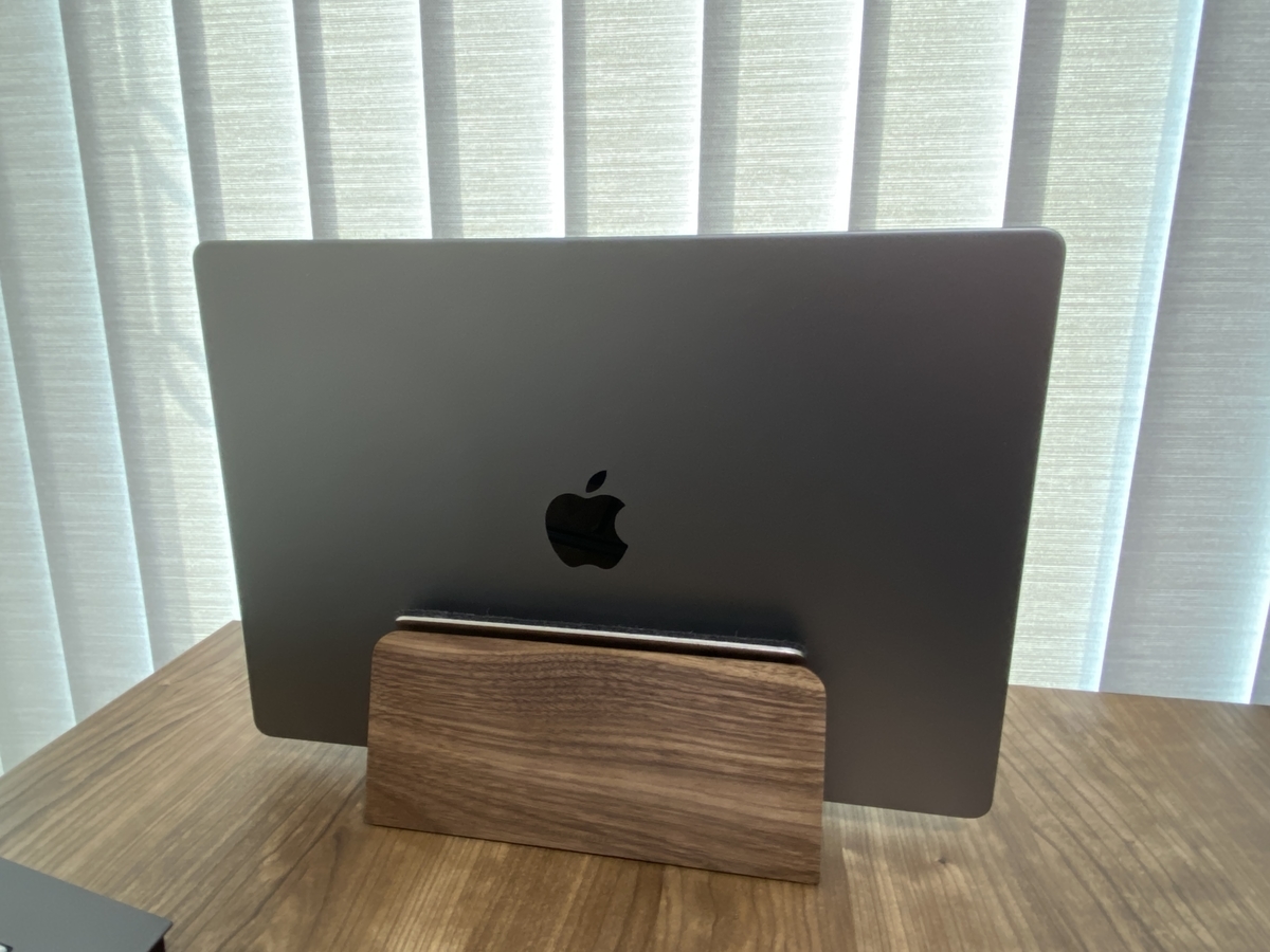 Grovemade / Walnut MacBook Dock