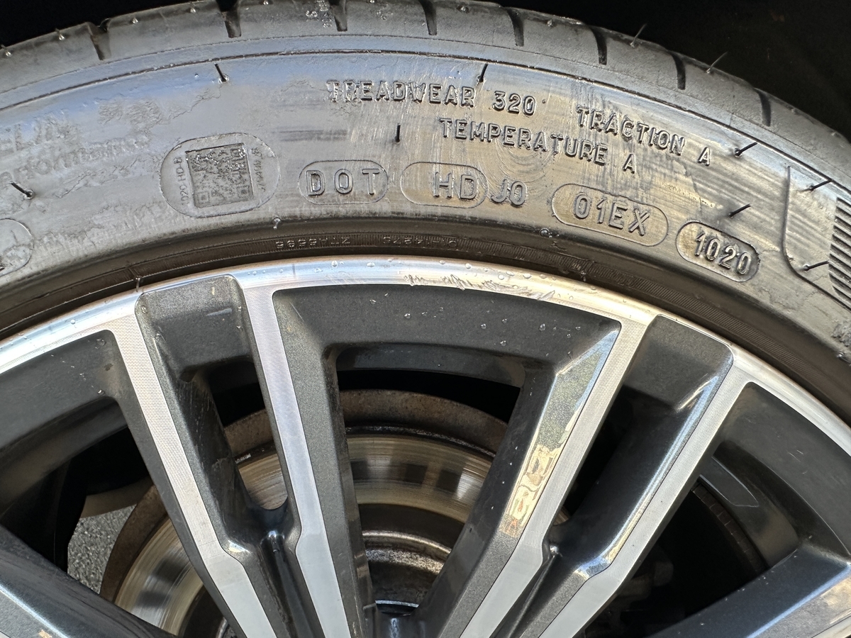 愛車 BMW 320d Touring M Sport / ホイール損傷