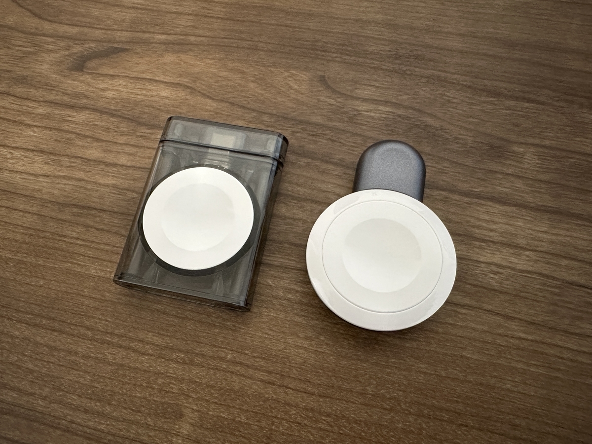 Anker Portable Magnetic Charger for Apple Watch VS PITAKA Carbon Fiber Watch Band