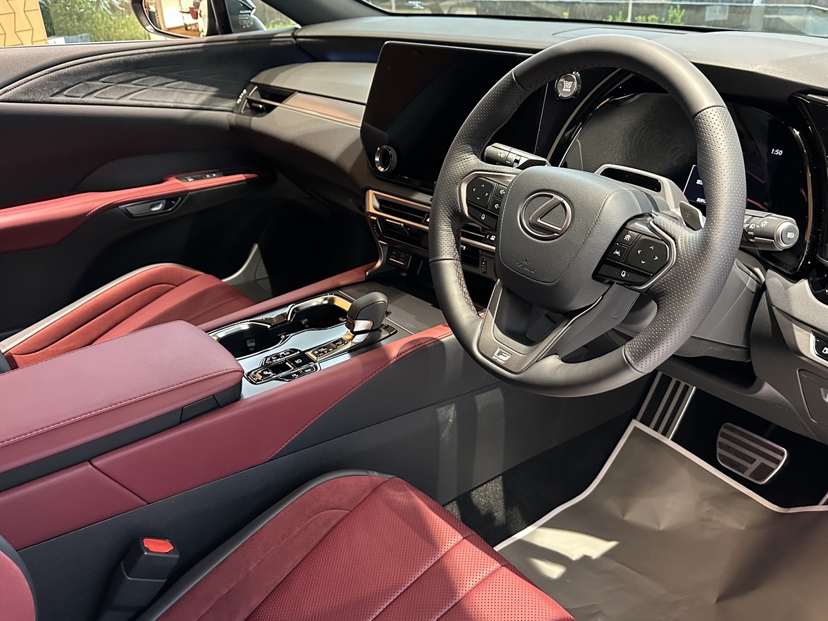 LEXUS 新型RX / ダークローズ