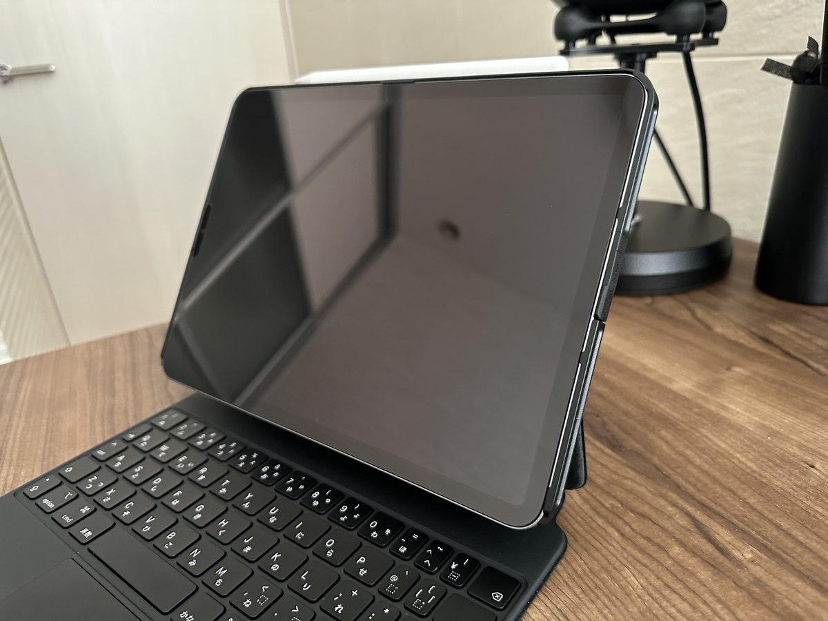 PITAKA MagEZ Case Pro for iPad Pro 2022（磁気充電可能）＋ Apple純正 iPad Pro用 Magic Keyboard