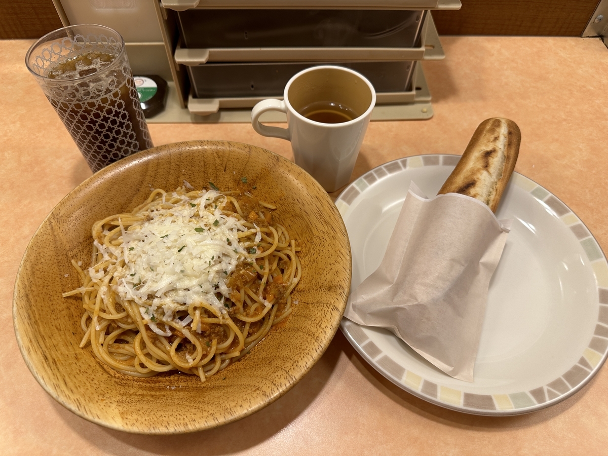 サイゼリヤ 地下鉄赤塚店 / パルマ風スパゲッティパンセット with ドリンクバー