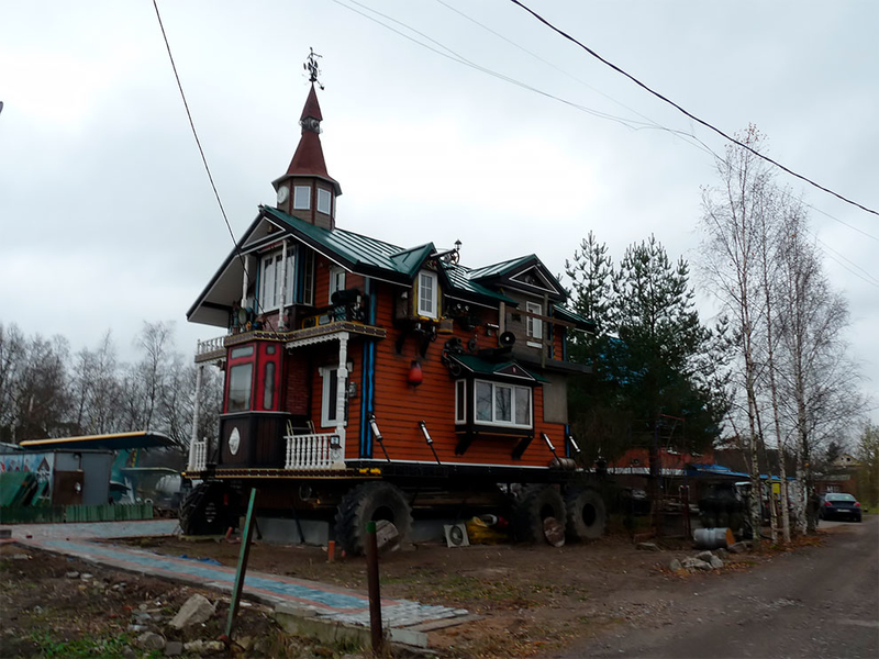 ロシアのカントリーハウスがスチームパンク博物館に大変身 New S World ロシアのカントリーハウスがスチームパンク博物館に大変身 New S World