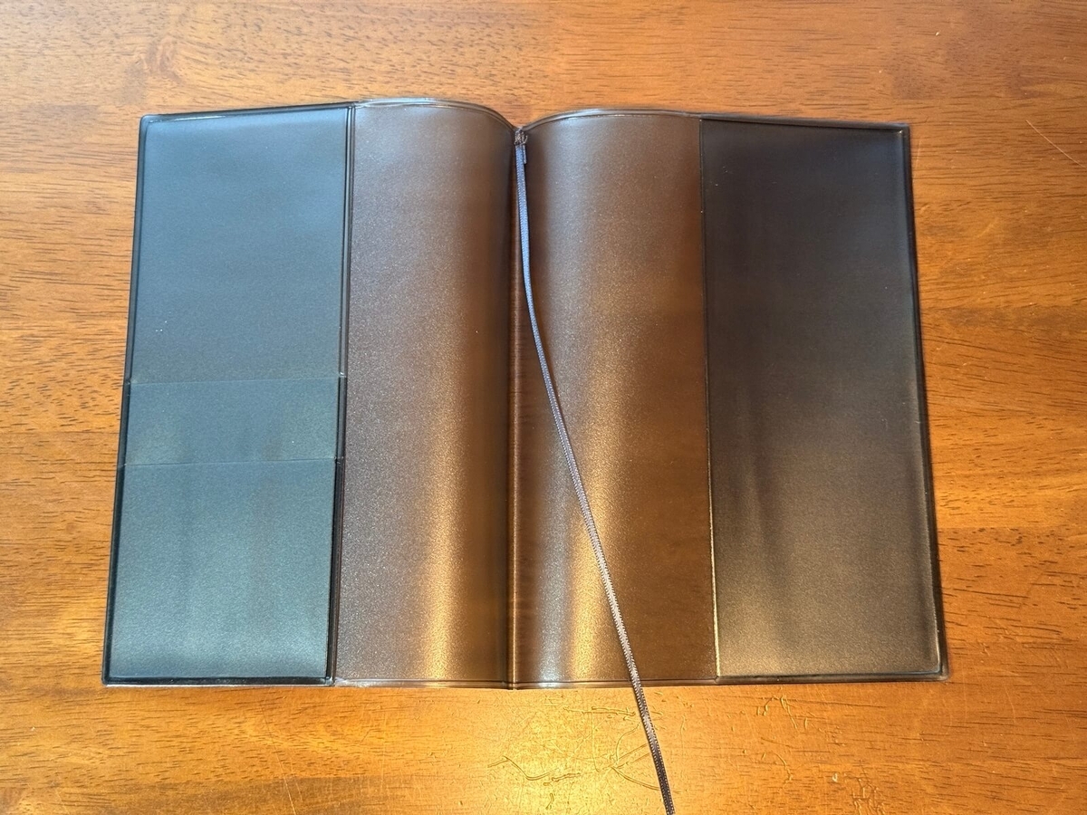 3COINSで読書グッズ「表紙が見えるブックカバー」が出てたので買ってみた