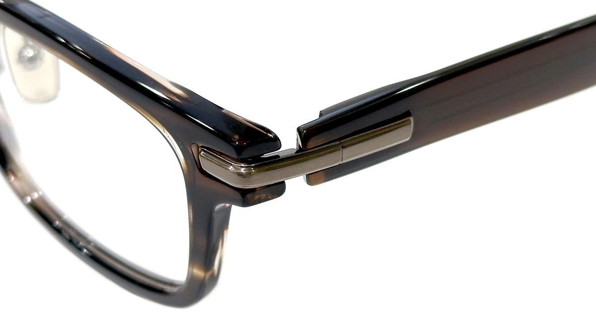 999.9 新作アイウェアフレーム NPM-147 エッジを効かせたフロントと直線的なテンプル
