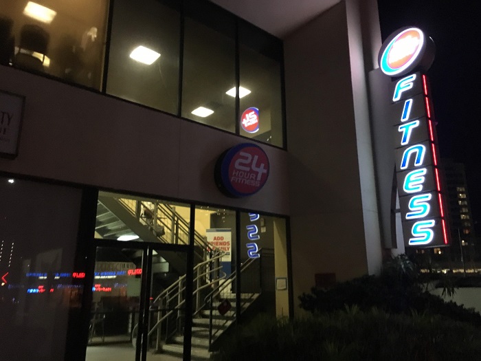 ハワイの24時間ジムがすごい ワイキキ近くの24hour Fitnessを紹介 しらかばーん