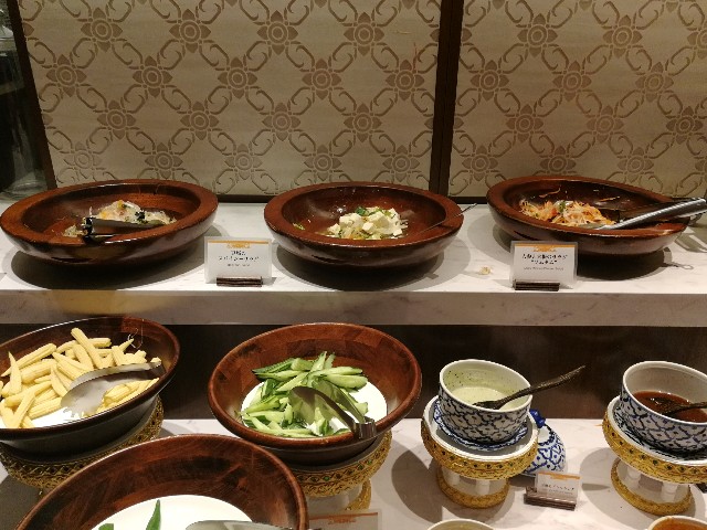新宿三丁目でランチタイムにタイ料理ブッフェ エラワン 閉店 はらぺこ散歩 新宿三丁目でランチタイムにタイ料理ブッフェ エラワン 閉店 はらぺこ散歩