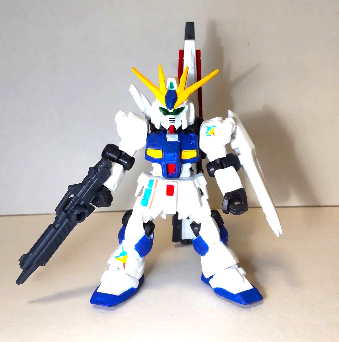 モビルスーツアンサンブル νガンダム 全塗装 完成品 モビルスーツアンサンブル・νガンダムリペイント｜マッドさんさんの