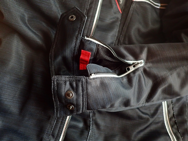 f:id:GSX-R1000:20180915220357j:plain f:id:GSX-R1000:20180915220357j:plain