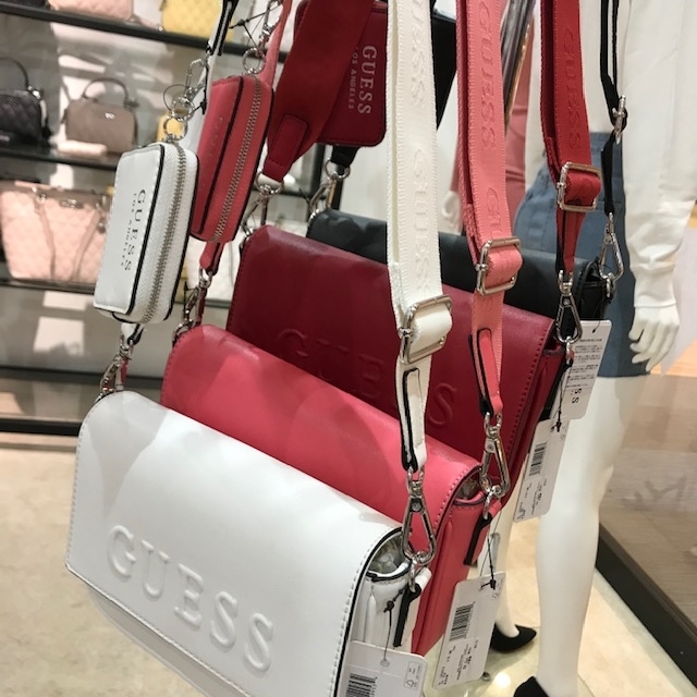 新作bag ワンピース Guess Store Blog