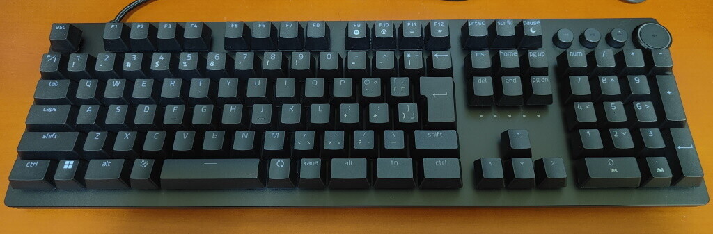 Razer Huntsman V2 レビュー 光学式スイッチ採用で高耐久、まさに