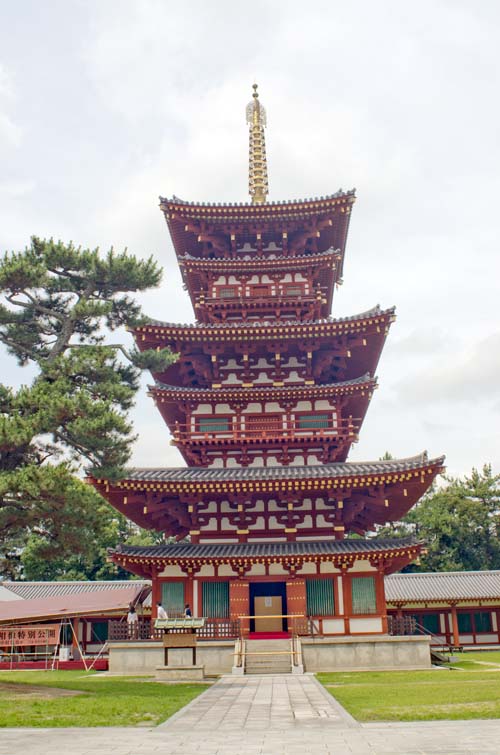 薬師寺西塔