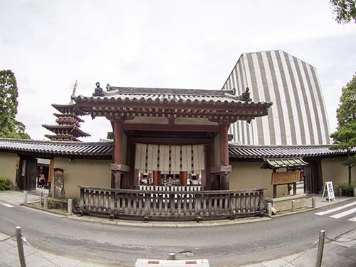 薬師寺南門