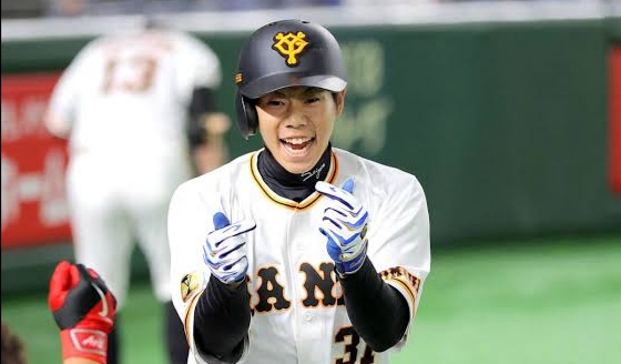 BBM2022 1ST VERSION 巨人 松原聖弥選手 紫箔 10枚限定 show_img.php?contents_id=