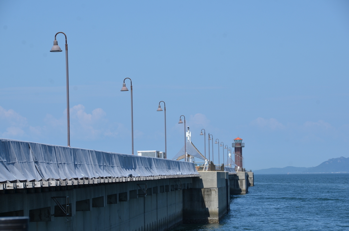 久高島★富を得る家族皆の名前記載用個別念掛け鳥居プレート 玉縄桜と八高線 • 🌸 • 八高線と桜のコラボレーション。鉢形城