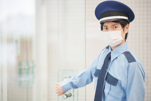 施設警備員 年収160万 年休270日 社会保険完備 施設警備員 月８日勤務 セミリタイア日記