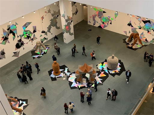 MoMAの二階吹き抜け部分の展示