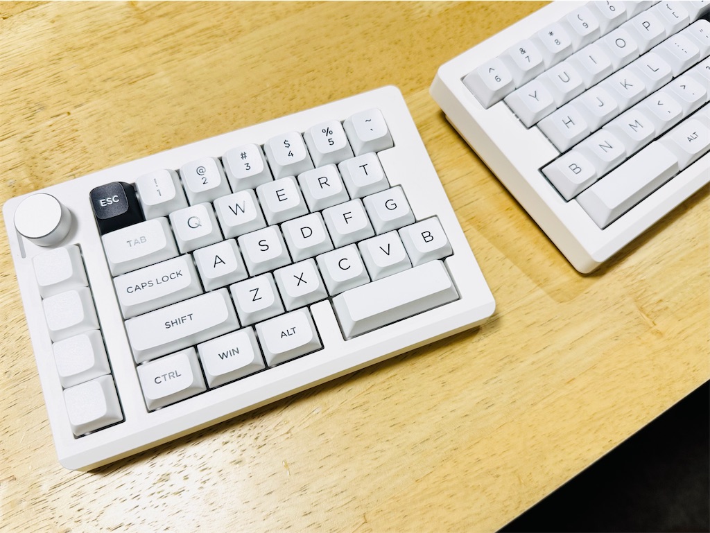 レビュー】分割キーボード「ZUOYA GMK70」数ヶ月使用して - MONO-LOG