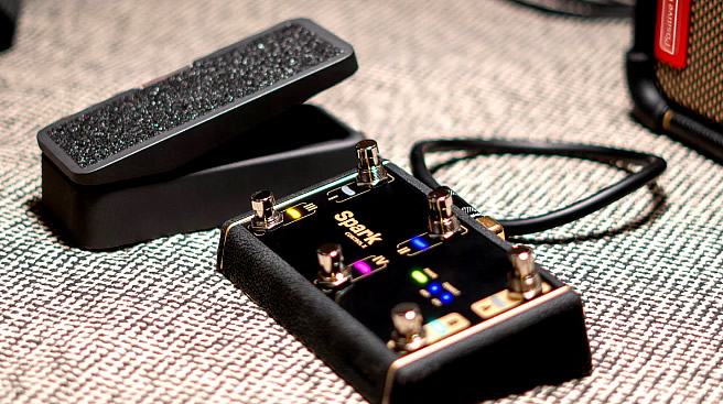 Spark フットスイッチ Amazon.com: Positive Grid Spark Control X Wireless