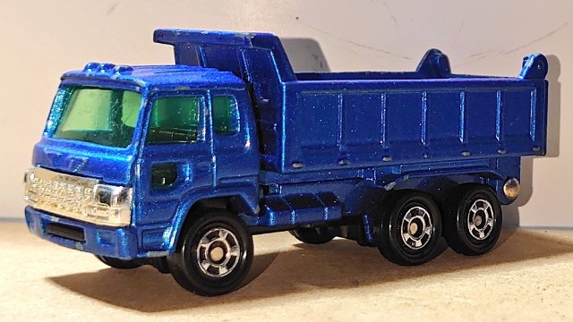 トミカバリ 日野スーパードルフィン - 初音雪愛のミニカーコレクション