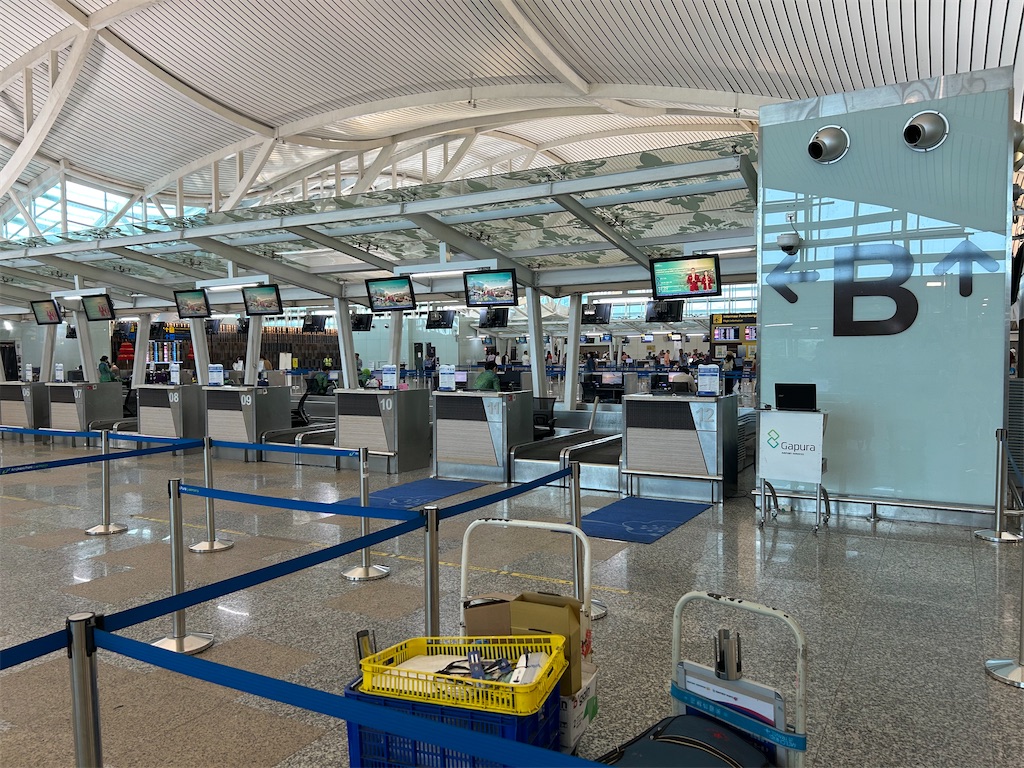 【中古】 シンガポール・バリ島 改訂３版/交通新聞社 バリ島へSQで行く〜シンガポール航空搭乗記 | チェックインバリ＋