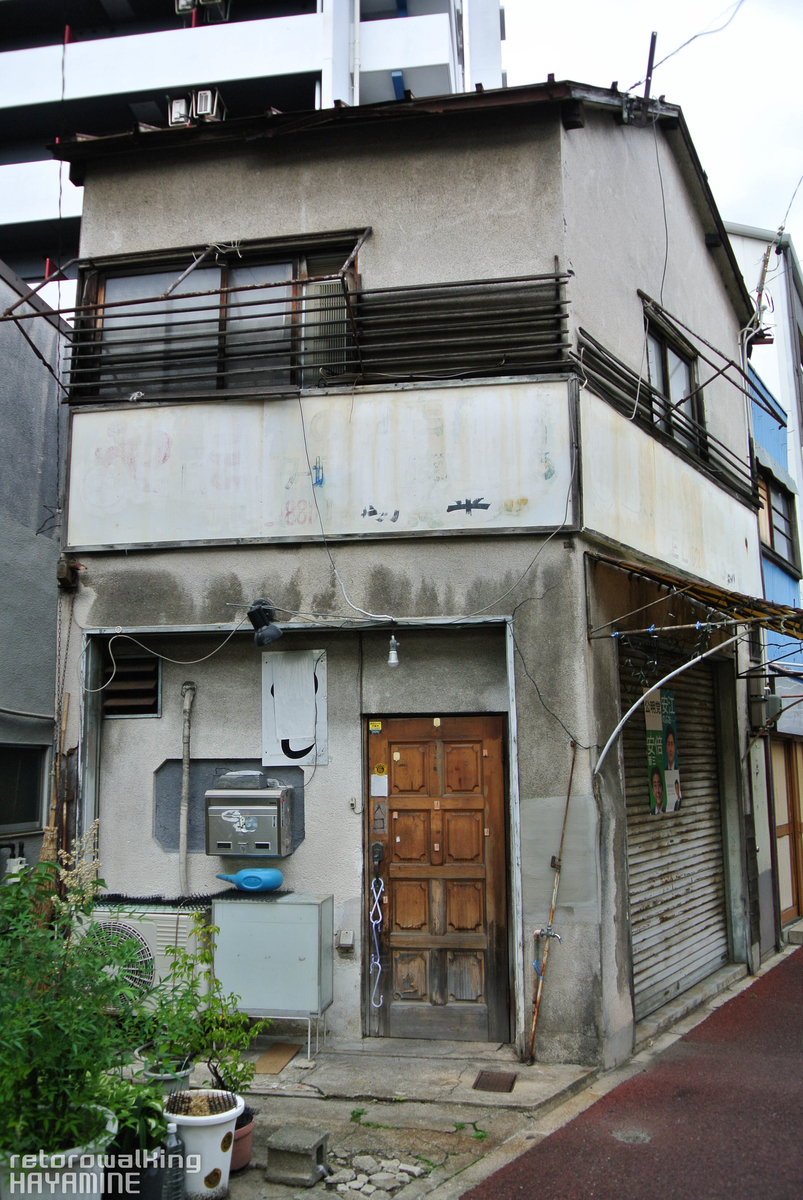 再開発の影響は…「堀田駅前バラック郡」 - [レトロウォーキング｜あなたの街の昭和レトロ]