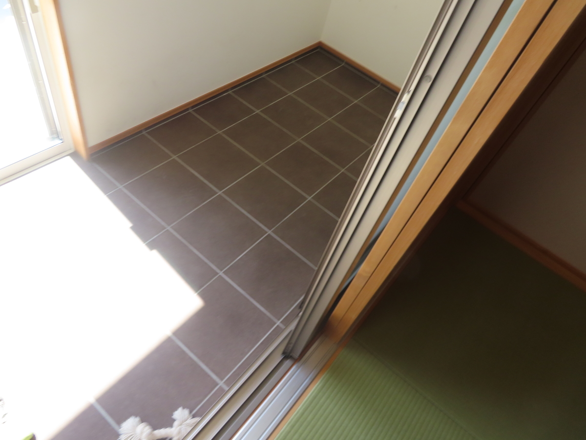 二世帯住宅のすすめ 義父母部屋のサンルーム 土間 を紹介します ドウキョビト