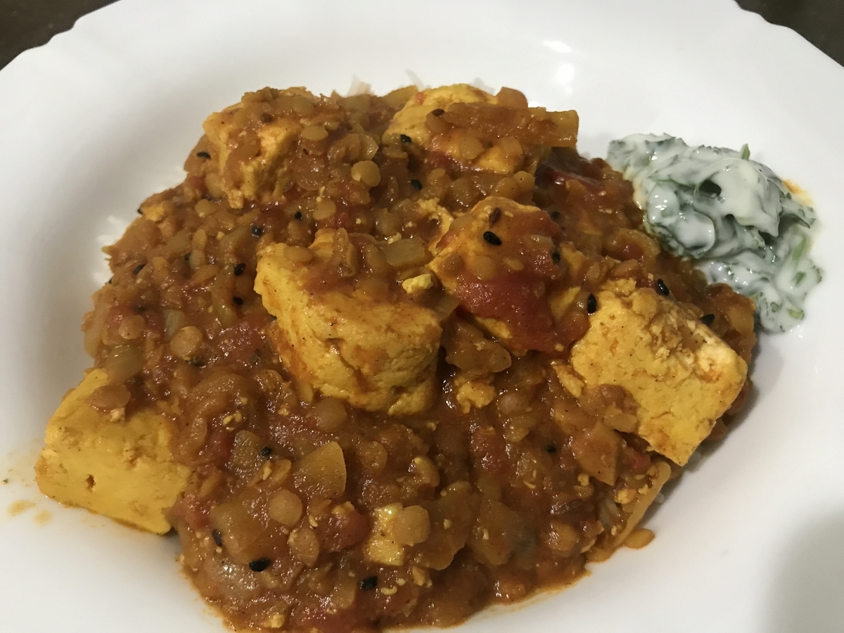 自家製「パニール Paneer」チーズで、カレーとサラダ Hadama の 台所 in the UK