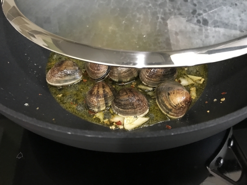 Waitrose で買ったあさり (Clam) でボンゴレ Hadama の 台所 in the UK