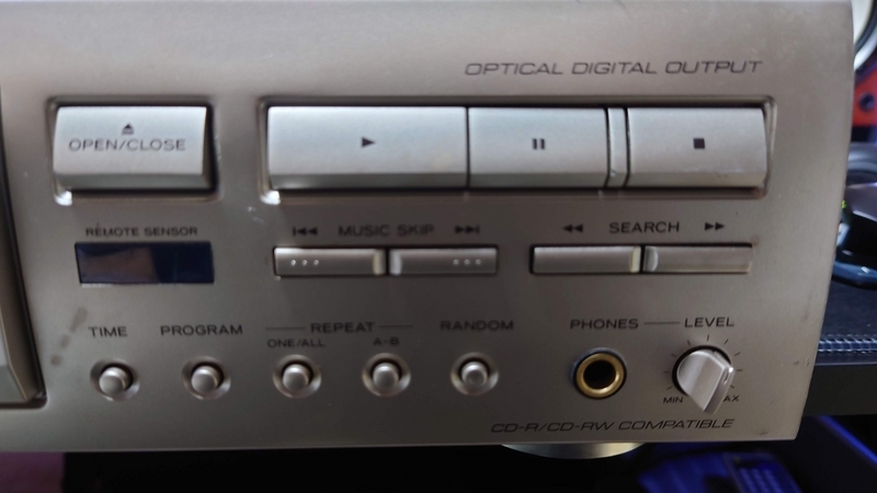 TEAC CDP-1850〉一時的にゴムベルトを作り、再生まで行けました