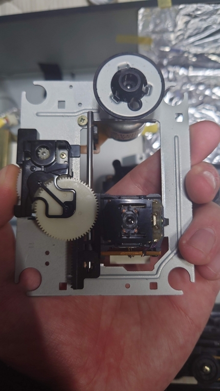 TEAC cd-p1850〉悲報、フラットケーブルを作業中に破壊・・詳細