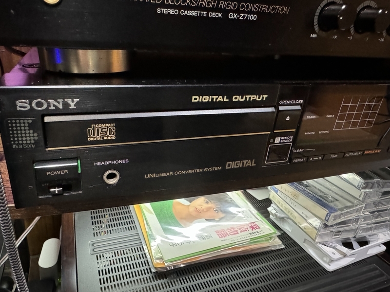 ES〉CDP-553ESDが届いたので早速修理して、感動。 - はぎわらの ES〉CDP-553ESDが届いたので早速修理して、感動。 - はぎわらの