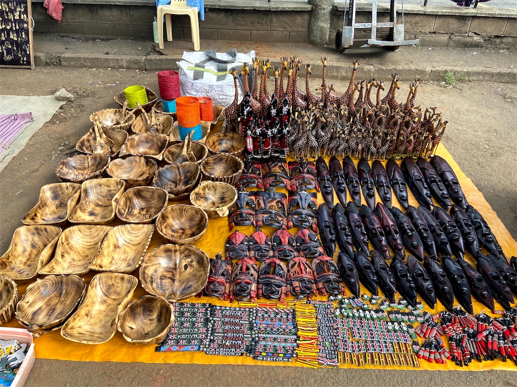 お土産巡り ウタマ ドゥニとマサイマーケット ぼーっと生きる人間日記