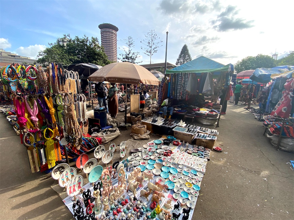 お土産巡り ウタマ ドゥニとマサイマーケット ぼーっと生きる人間日記