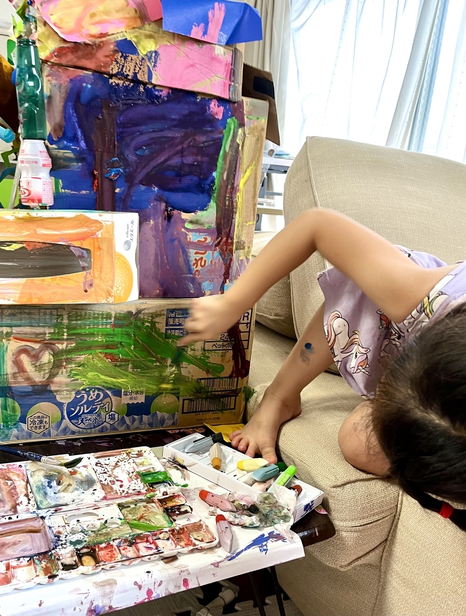 工作と塗り絵を組み合わせて遊ぶ