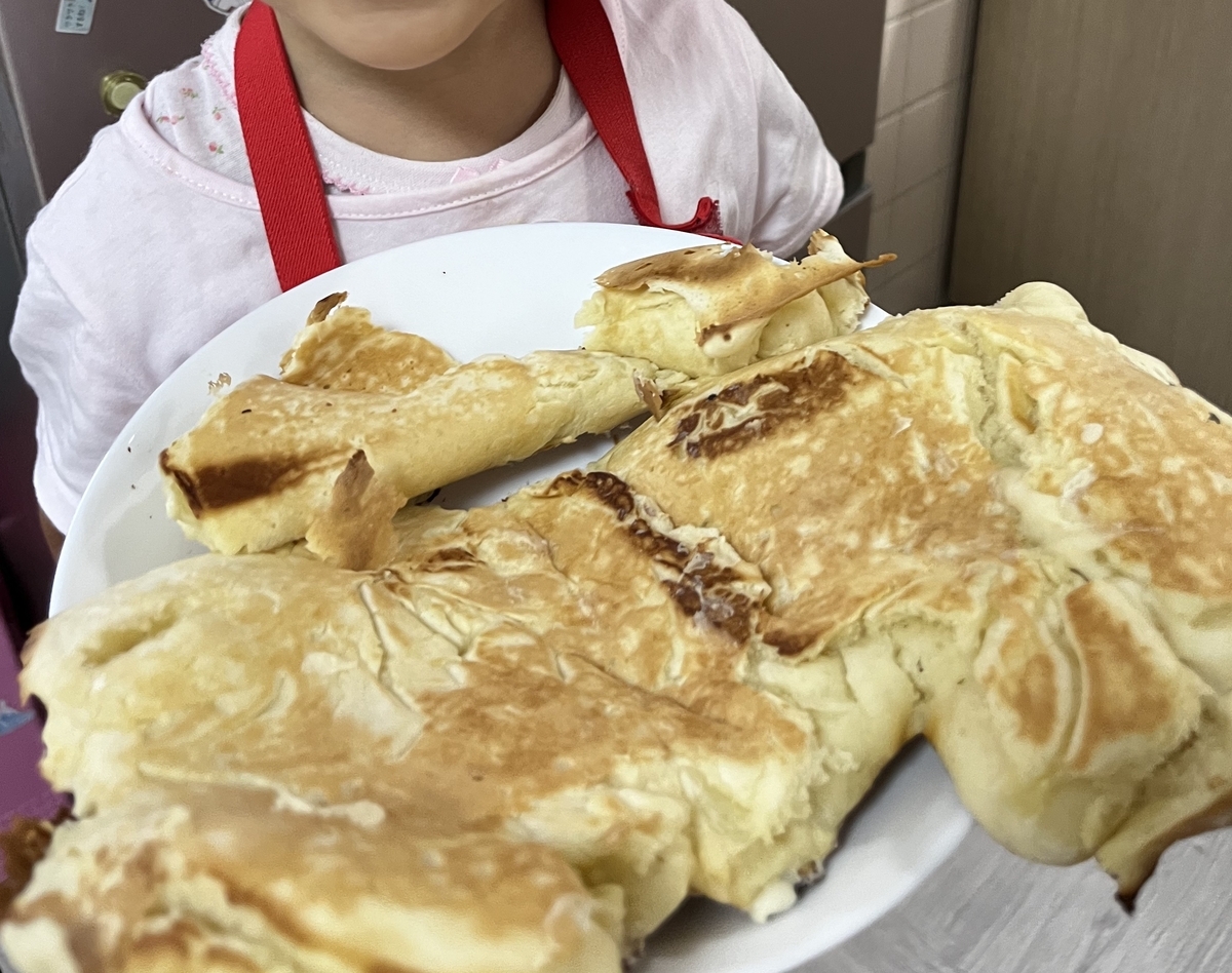 ４歳のホットケーキ作り