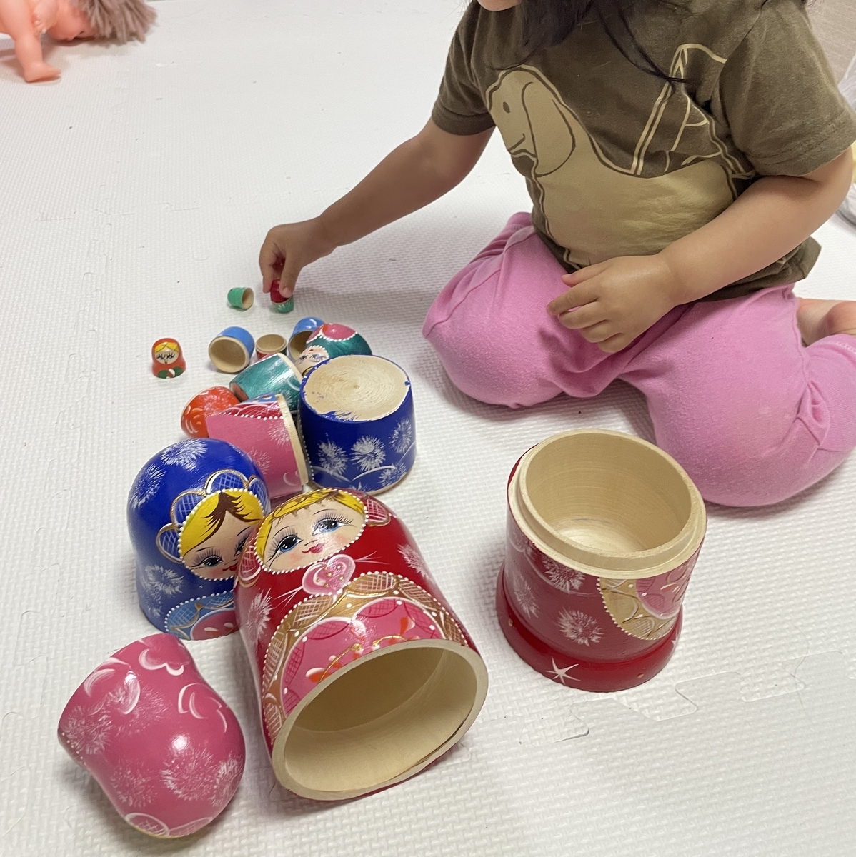 2歳のプレゼント | マトリョーシカが最高の知育玩具に！