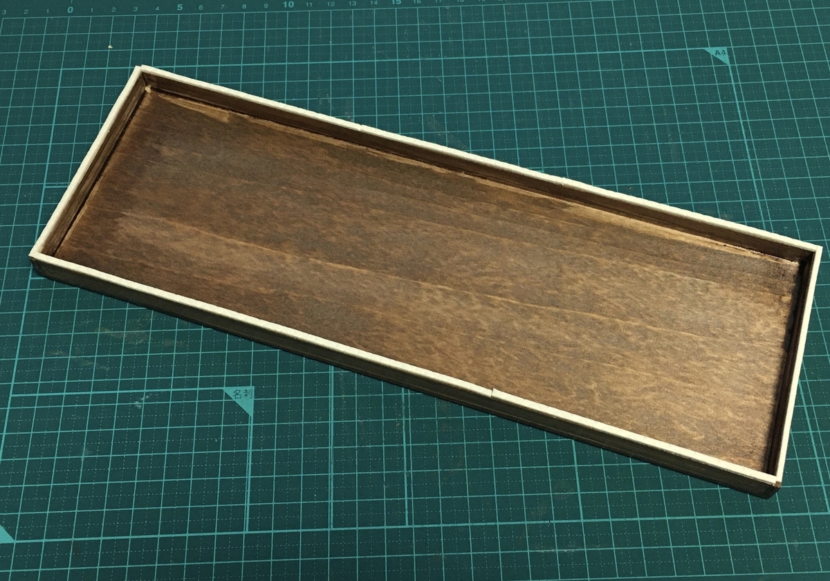 完成したキーボードルーフ兼パームレスト裏面