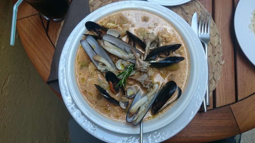 アルルのLe Criquetでのおいしい海産物を使った料理