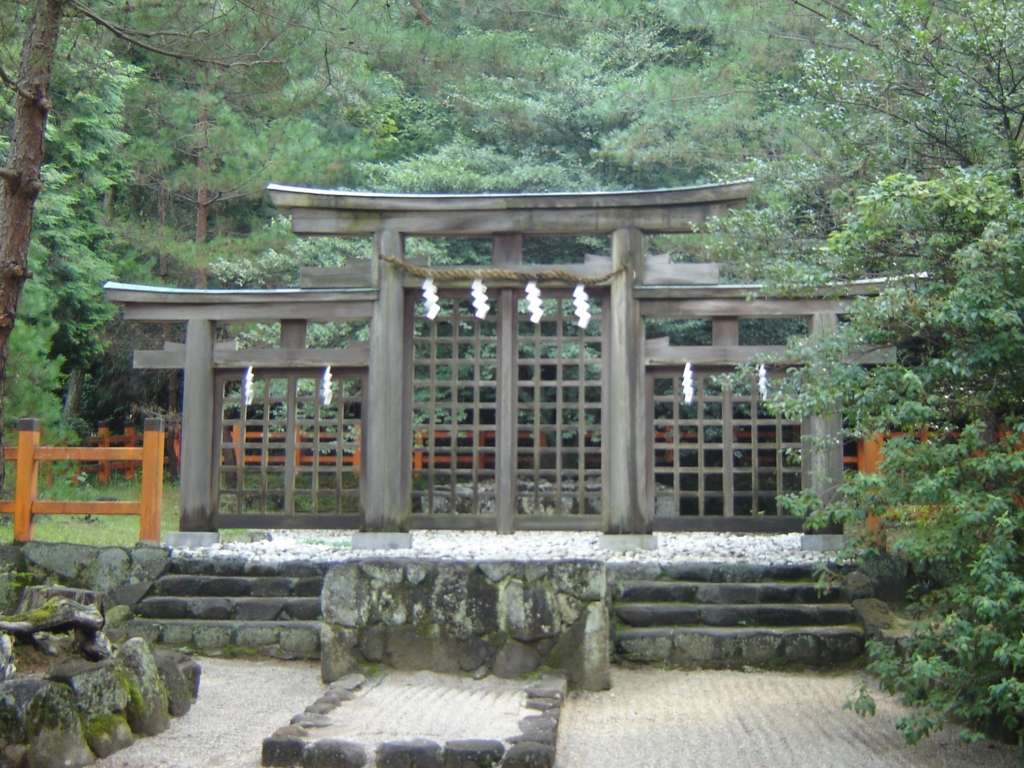 日原神社の特殊な形の鳥居