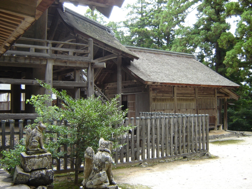 神魂神社の大社造りの本殿