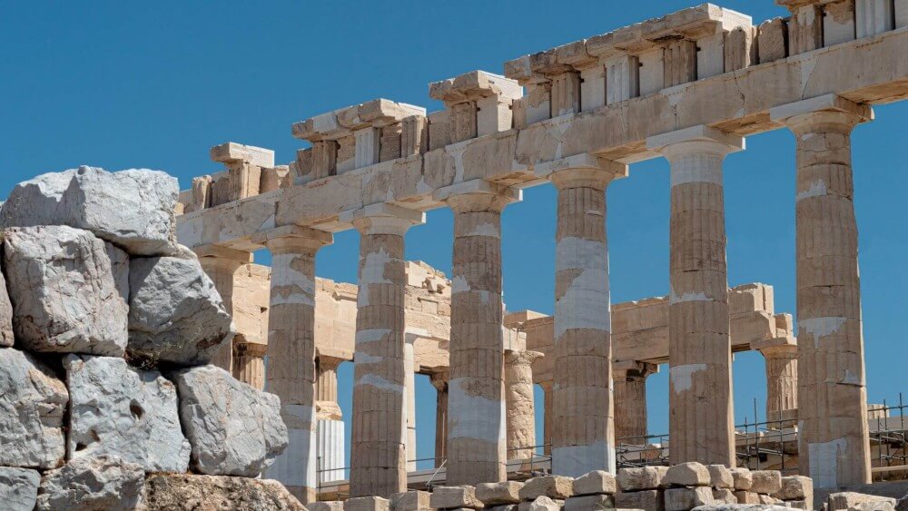 アリストテレスの思想をわかりやすく解説！四原因説とは？道徳的中庸と