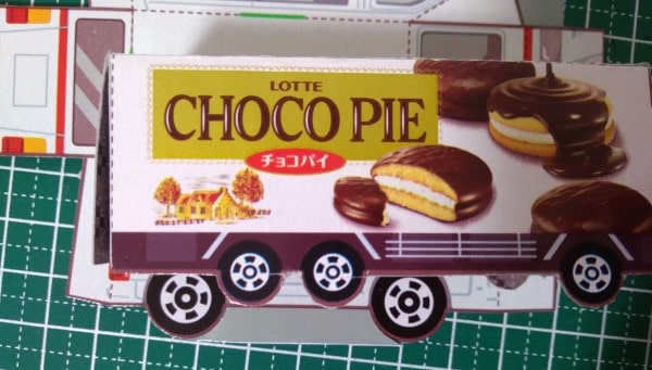 チョコパイ　救急車　トラック