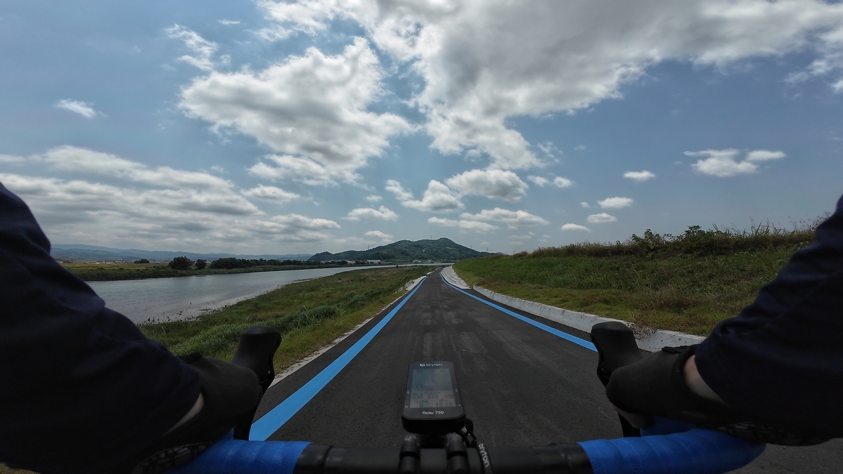 整備された紀の川サイクリングロード
