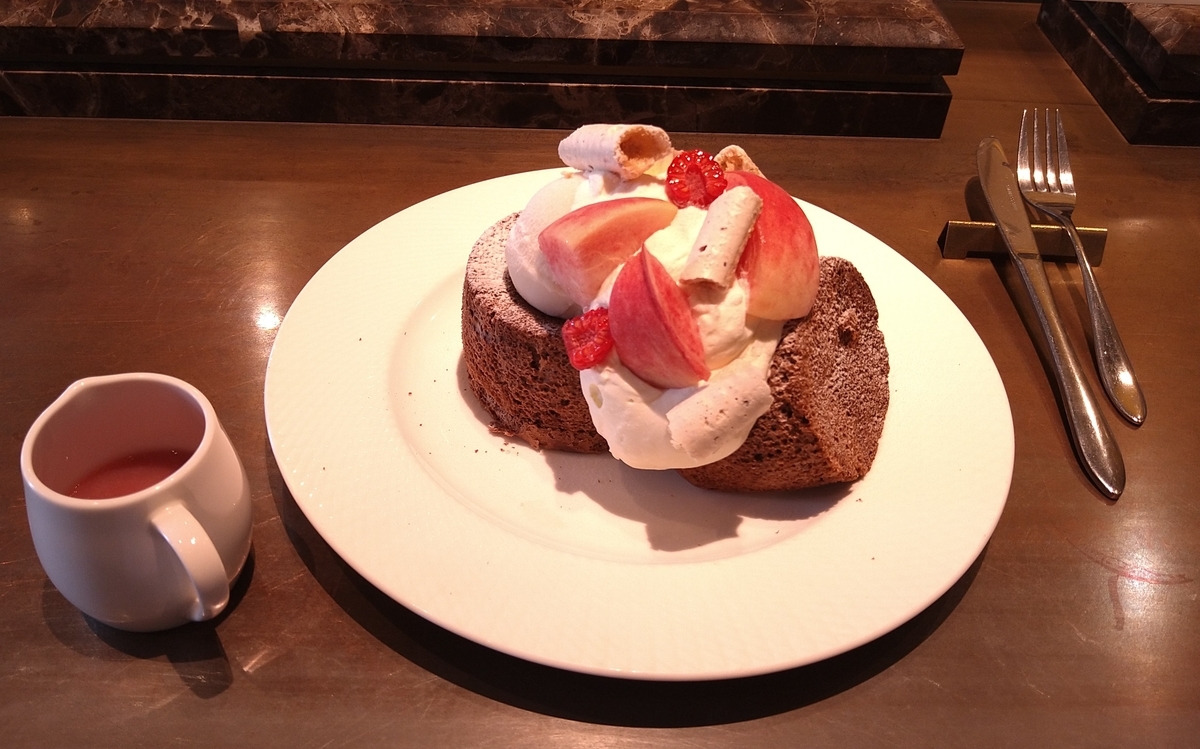 デリーモ目白店のフォロワー限定パンケーキとラテで桃づくし 東京 目白 ひろとカフェと デリーモ目白店のフォロワー限定パンケーキとラテで桃づくし 東京 目白 ひろとカフェと