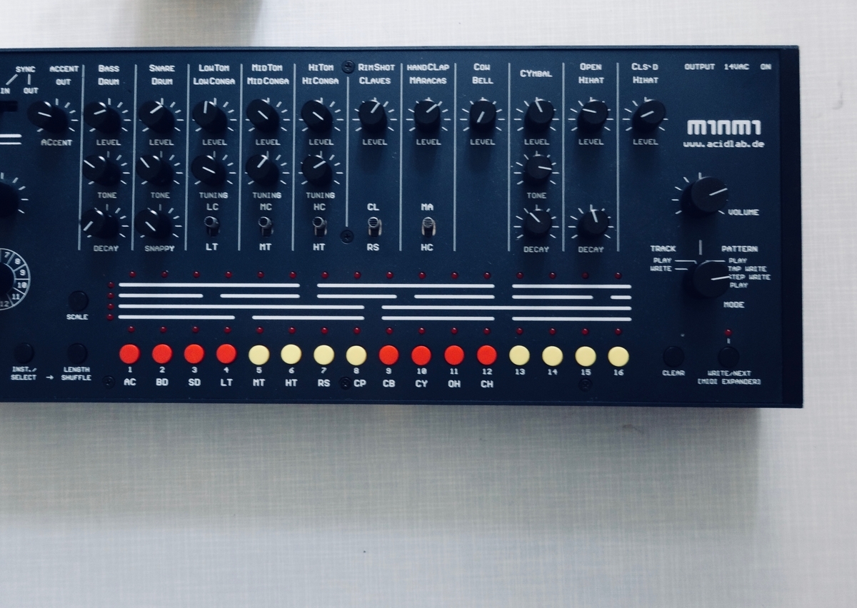 acidlab miami & KM60 レビュー - シンセサイザーと海外生活