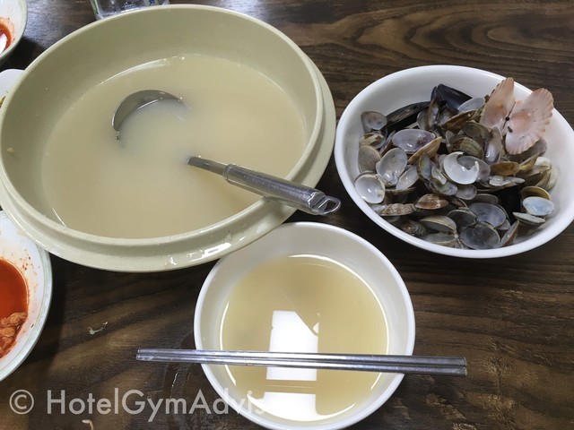 カルグクスと貝殻